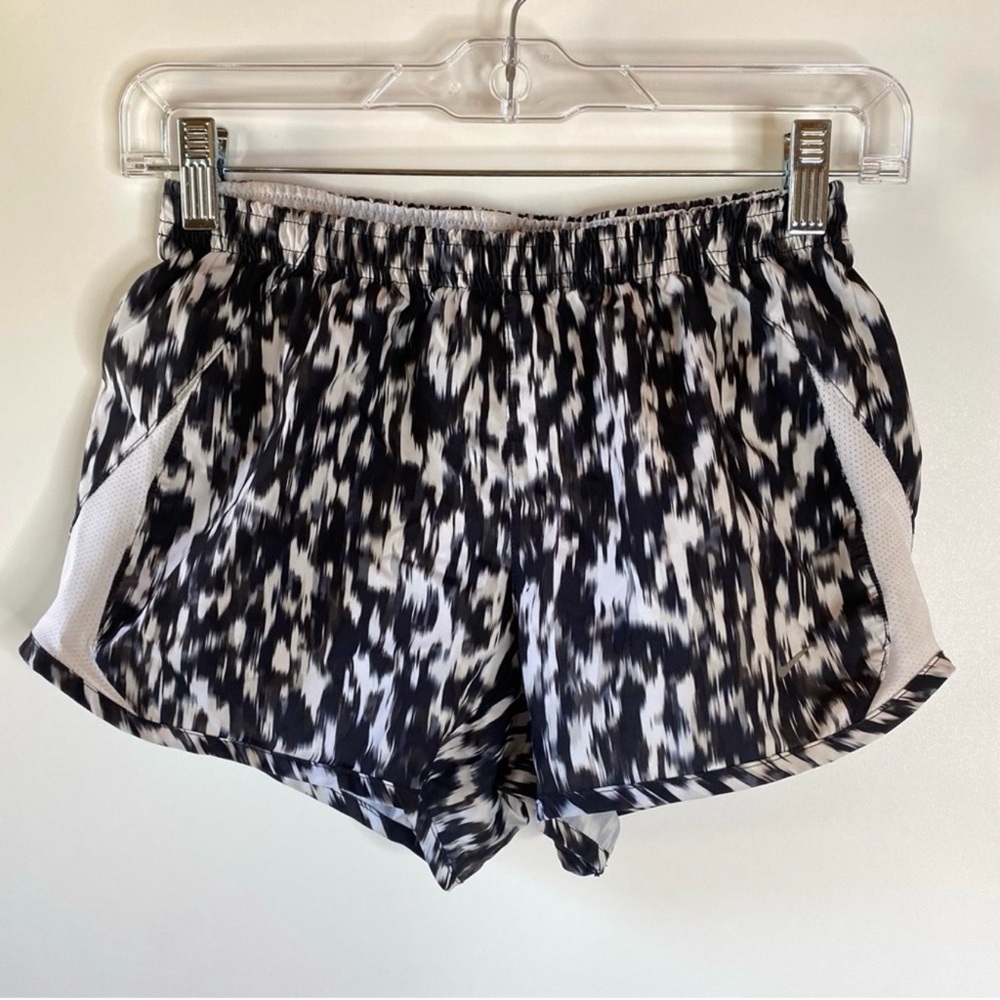Nike Womens Tempo Running Shorts Sz XS Black White Pocket Lined Sporty Active